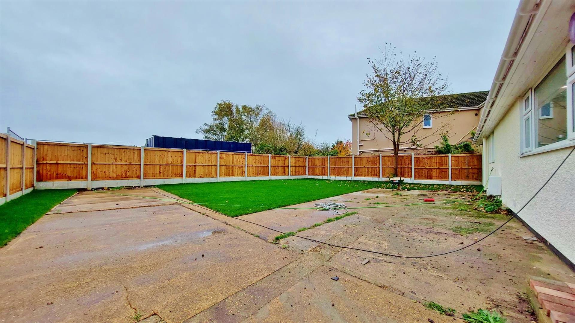 Pork Lane, Great Holland Sheen's